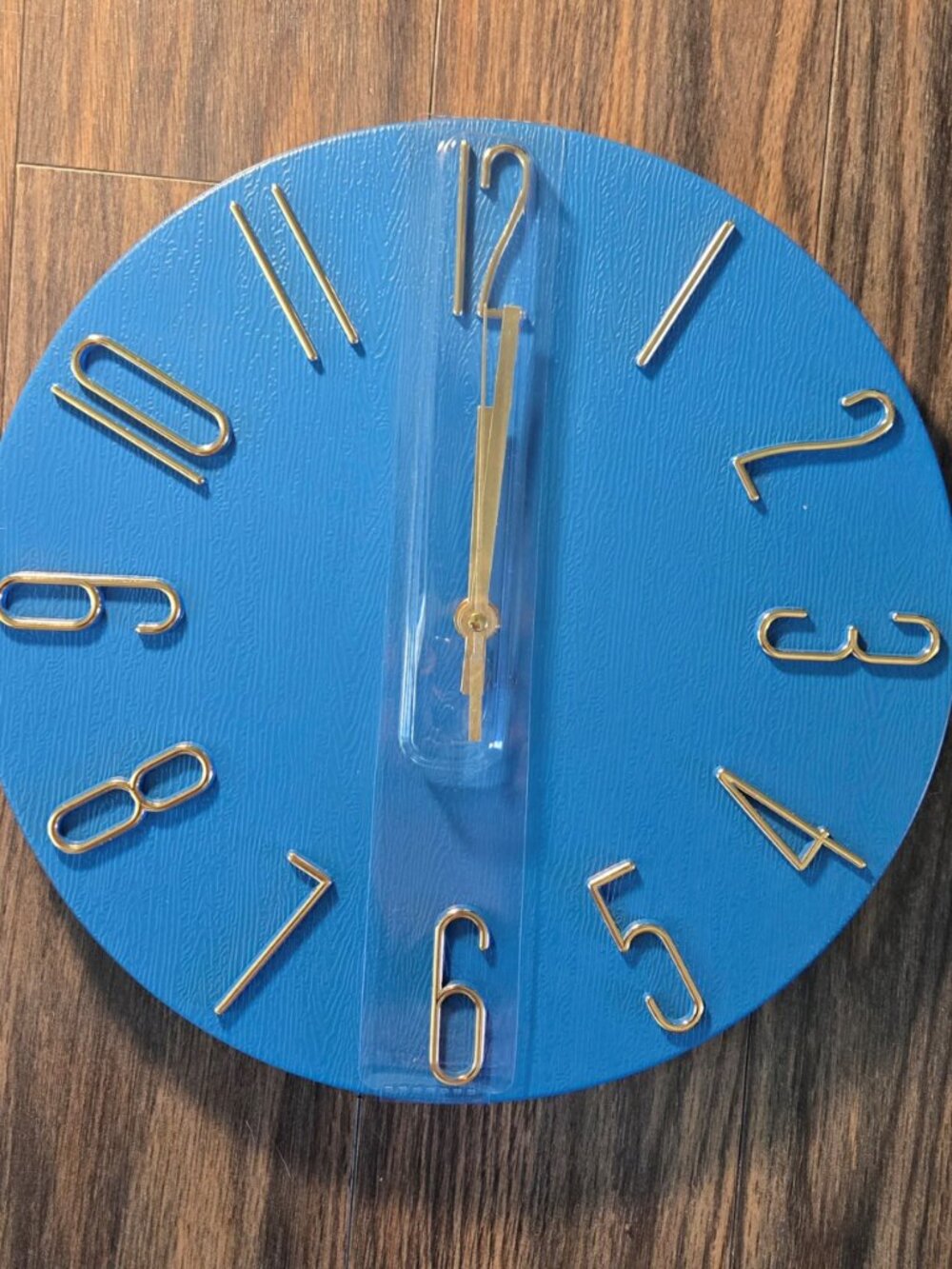 Modern Contemporary Style Accent Wall Clock NWOT/IN BOX  12"